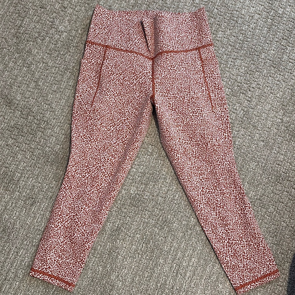 Athleta Salutation Stash II Textured 7/8 Legging